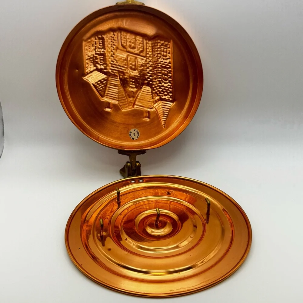 Vintage Copper & Brass Victorian House Wall Hanging Hidden Key Holder - Picture 8 of 13